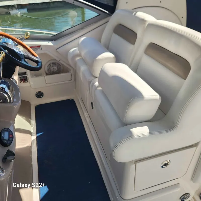 Slide: The Image of Sea Ray Sundancer 320 2005 - 12