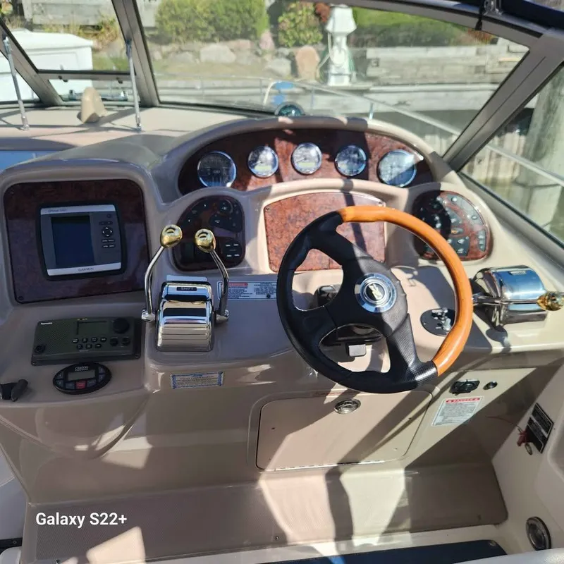 Slide: The Image of Sea Ray Sundancer 320 2005 - 6