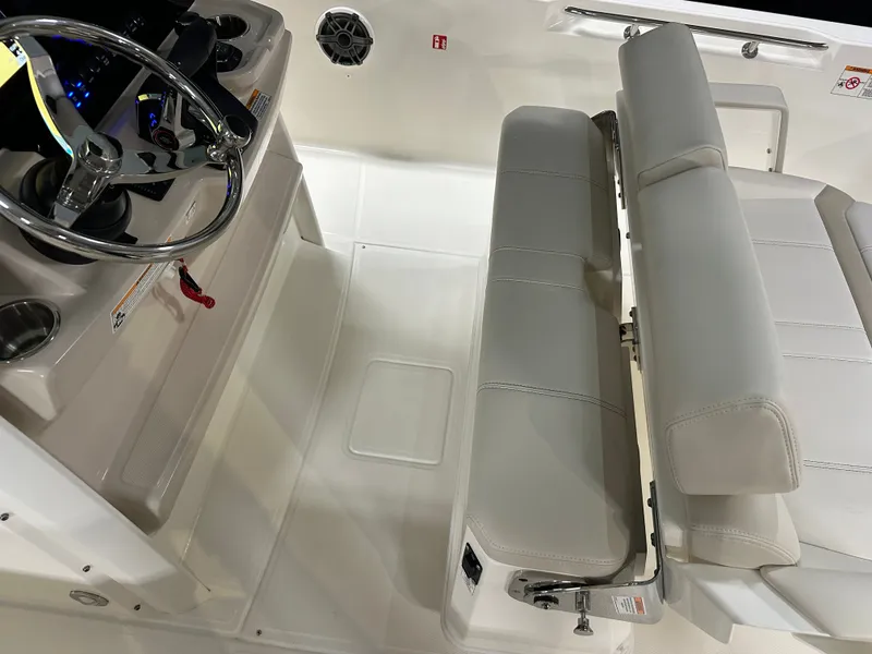 Slide: The Image of Boston Whaler 280 Dauntless 2026 - 41