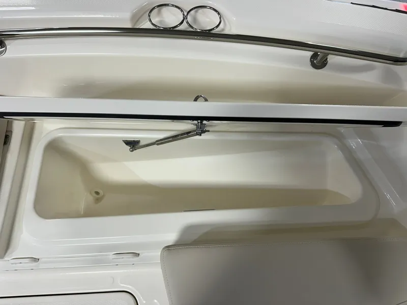 Slide: The Image of Boston Whaler 280 Dauntless 2026 - 101
