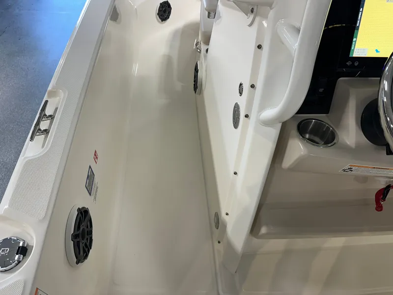 Slide: The Image of Boston Whaler 280 Dauntless 2026 - 60