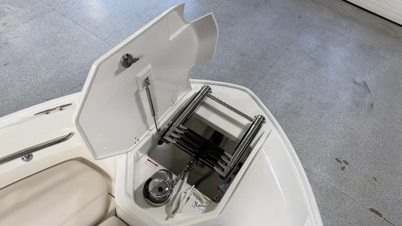 Slide: The Image of Boston Whaler 280 Dauntless 2026 - 94