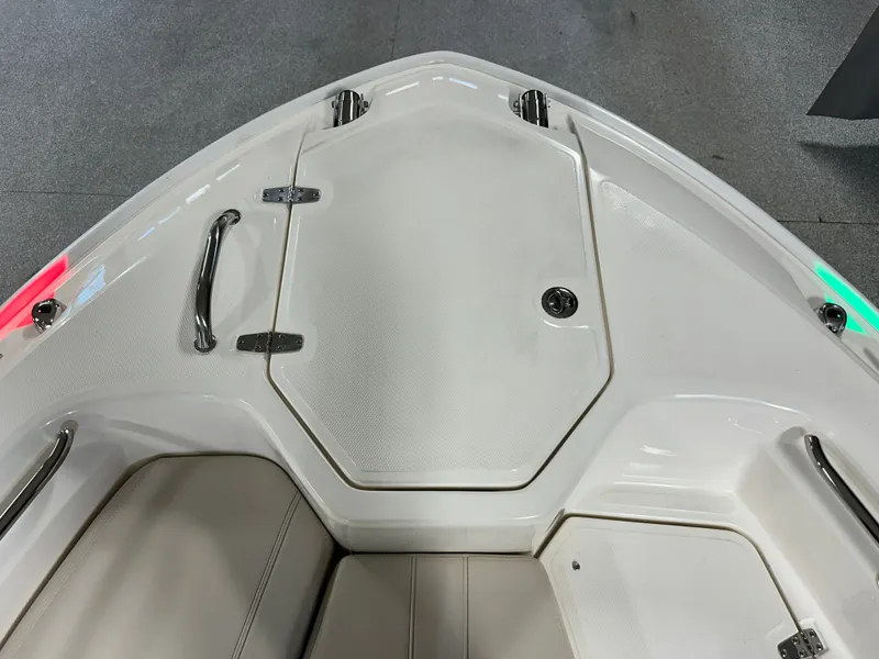 Slide: The Image of Boston Whaler 280 Dauntless 2026 - 92
