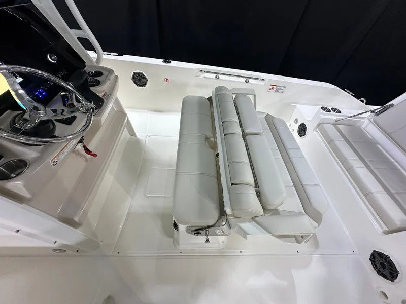 Slide: The Image of Boston Whaler 280 Dauntless 2026 - 37