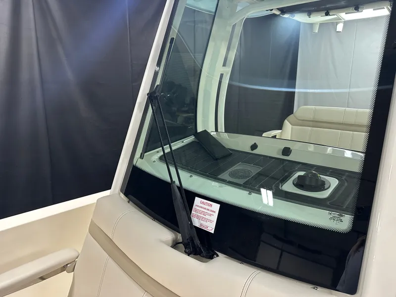 Slide: The Image of Boston Whaler 280 Dauntless 2026 - 72