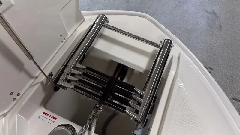 Slide: The Image of Boston Whaler 280 Dauntless 2026 - 95