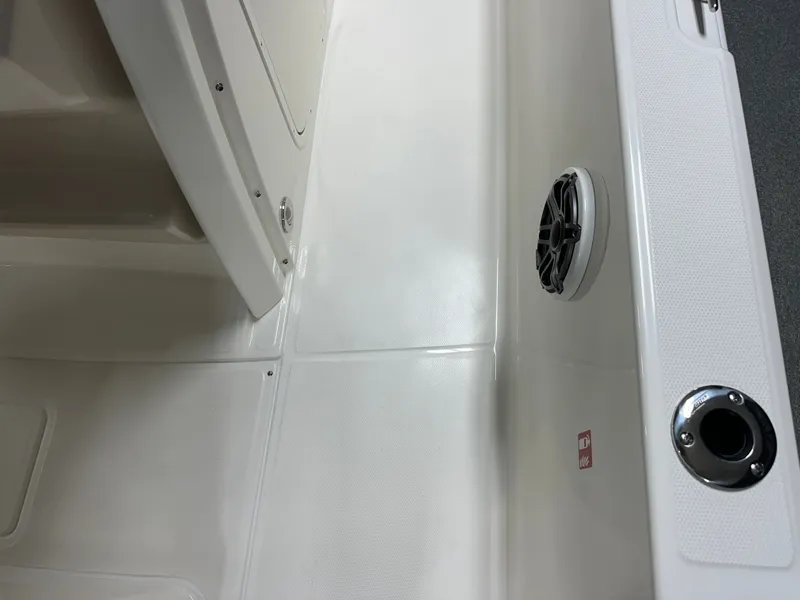 Slide: The Image of Boston Whaler 280 Dauntless 2026 - 64