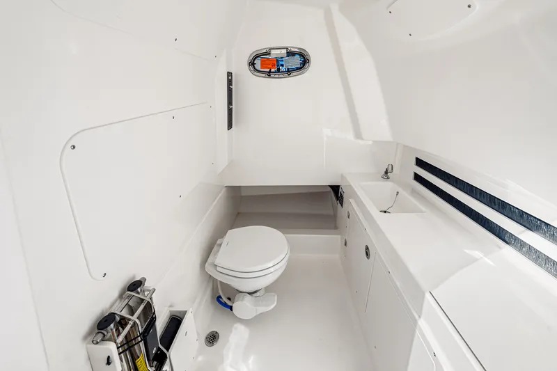 Slide: The Image of Boston Whaler 330 Outrage 2026 - 58