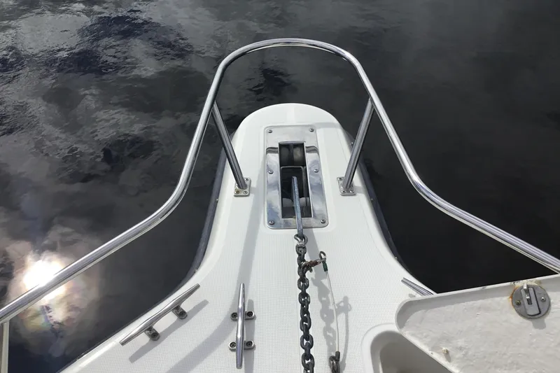Slide: The Image of Bow view of 2007 Pursuit C 280 Center Console boat with anchor chain. - 20