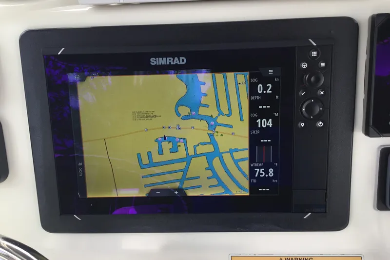 Slide: The Image of Simrad navigation display on 2007 Pursuit C 280 Center Console boat. - 32