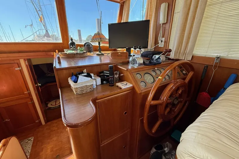 Slide: The Image of Grand Banks 49 Motor Yacht - 12