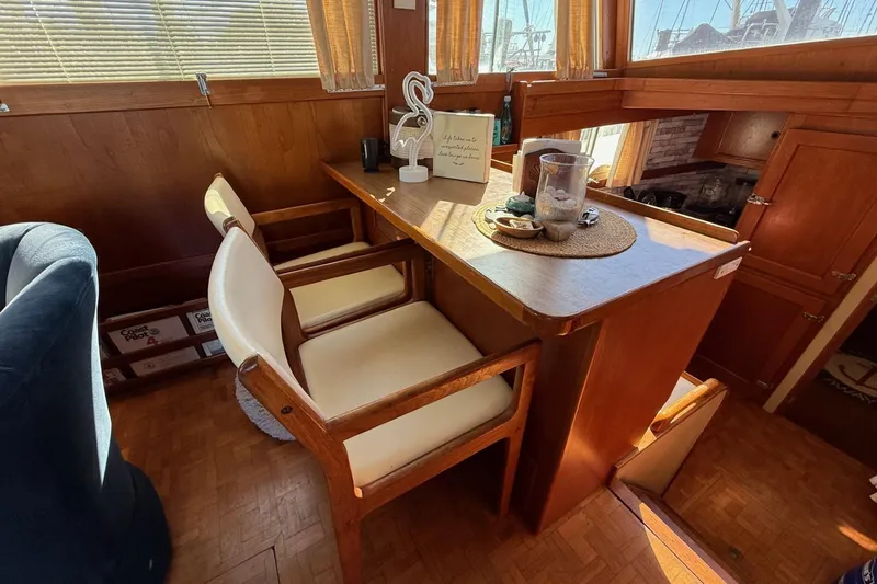 Slide: The Image of Grand Banks 49 Motor Yacht - 14