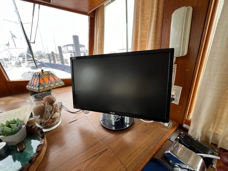 Slide: The Image of Grand Banks 49 Motor Yacht - 17