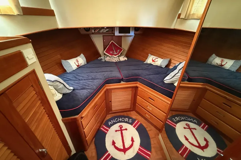 Slide: The Image of Grand Banks 49 Motor Yacht - 33