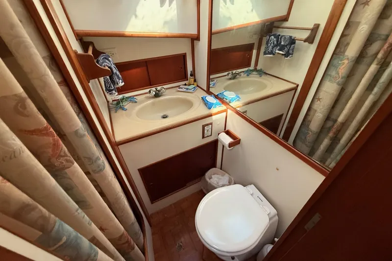 Slide: The Image of Grand Banks 49 Motor Yacht - 34