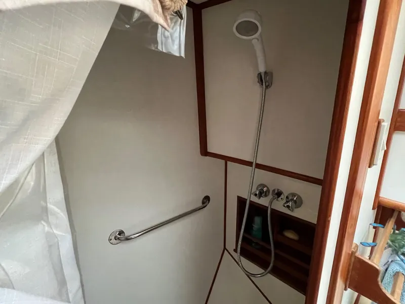 Slide: The Image of Grand Banks 49 Motor Yacht - 36