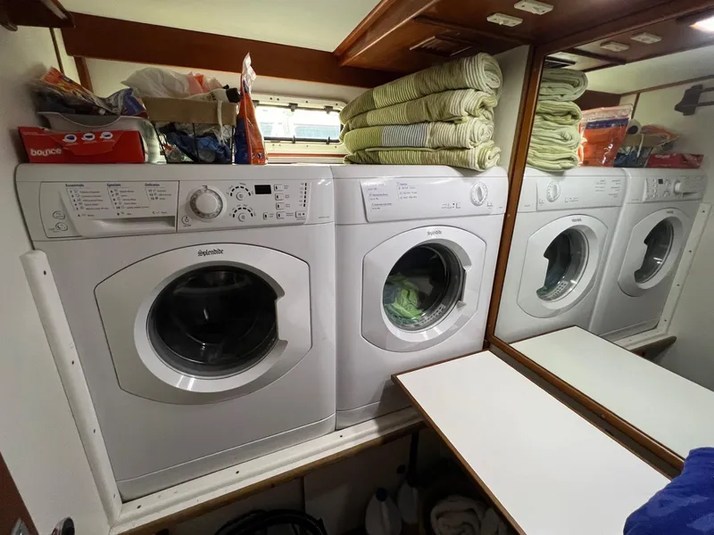 Slide: The Image of Grand Banks 49 Motor Yacht - 37