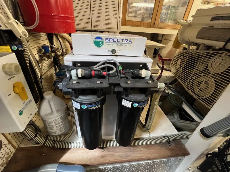 Slide: The Image of Grand Banks 49 Motor Yacht - 38