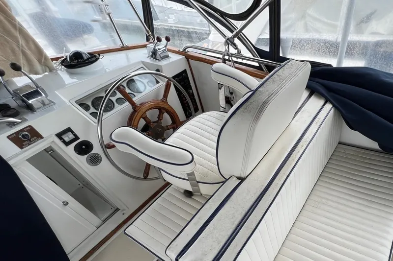 Slide: The Image of Grand Banks 49 Motor Yacht - 5
