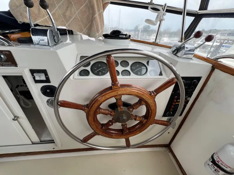 Slide: The Image of Grand Banks 49 Motor Yacht - 8