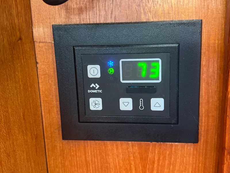 Slide: The Image of Hunter Passage 42 1993 - 100