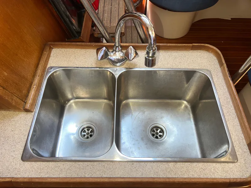 Slide: The Image of Hunter Passage 42 1993 - 53