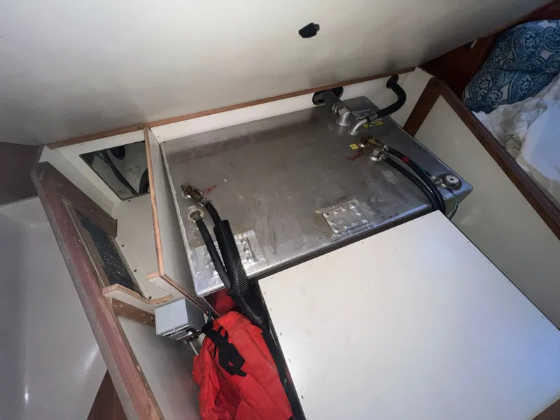 Slide: The Image of Hunter Passage 42 1993 - 83