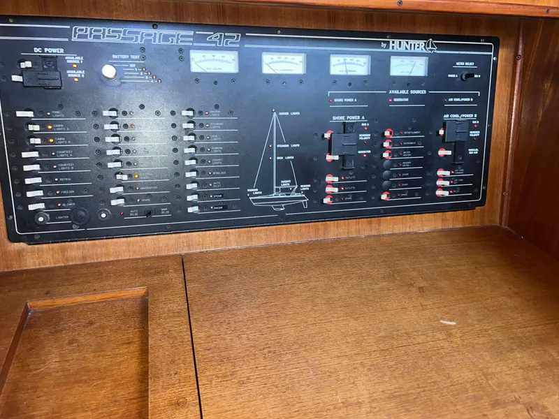 Slide: The Image of Hunter Passage 42 1993 - 85