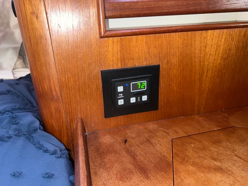 Slide: The Image of Hunter Passage 42 1993 - 98