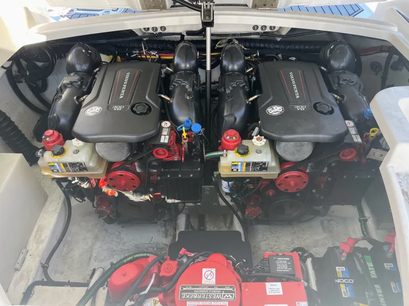 Slide: The Image of Monterey 328SS Super Sport 2019 - 52