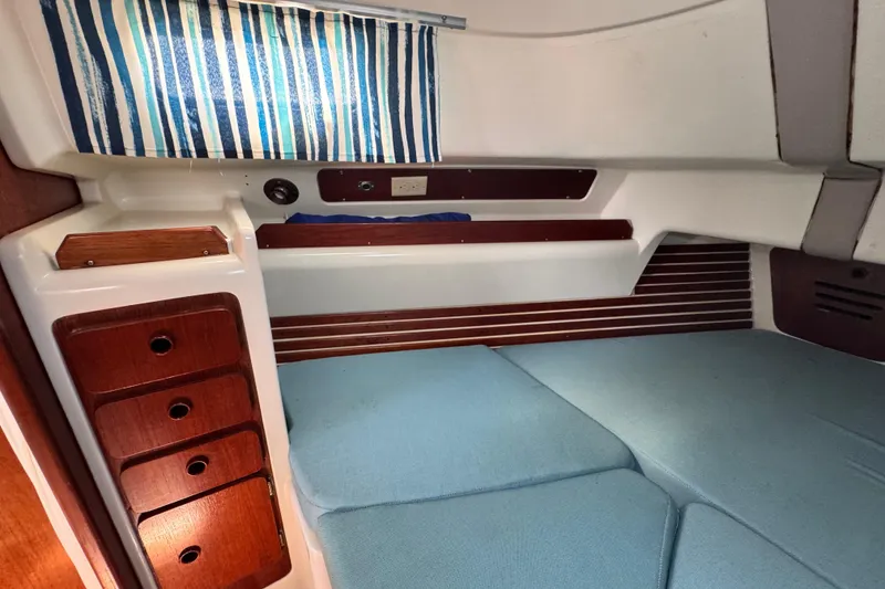 Slide: The Image of storage on port side of vberth - 61