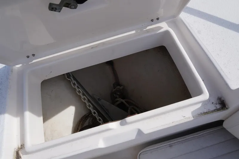 Slide: The Image of Regulator Marine 24 Forward Seating 2004 - 5