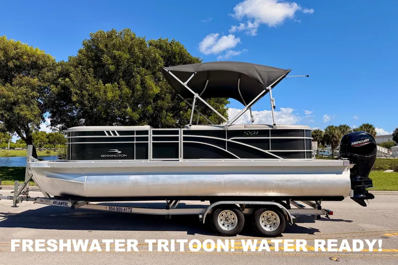 Bennington SX 22 Quad Bench 2022 for Sale | MarineSource