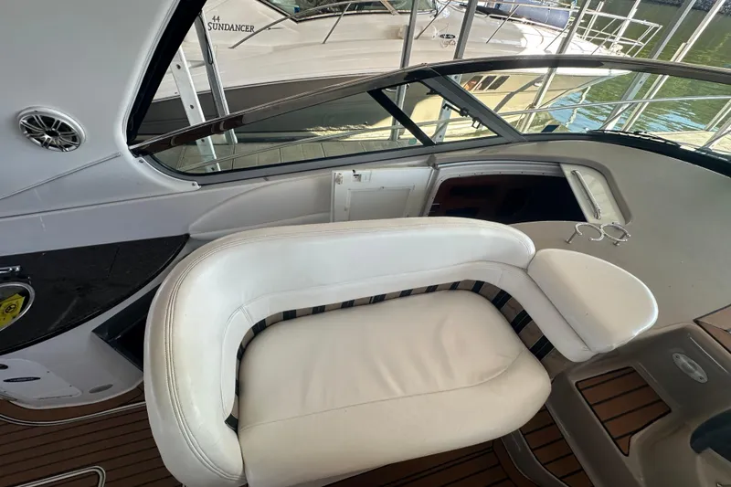 Slide: The Image of Dashboard of 2006 Four Winns 378 Vista boat with RPM gauges. - 27