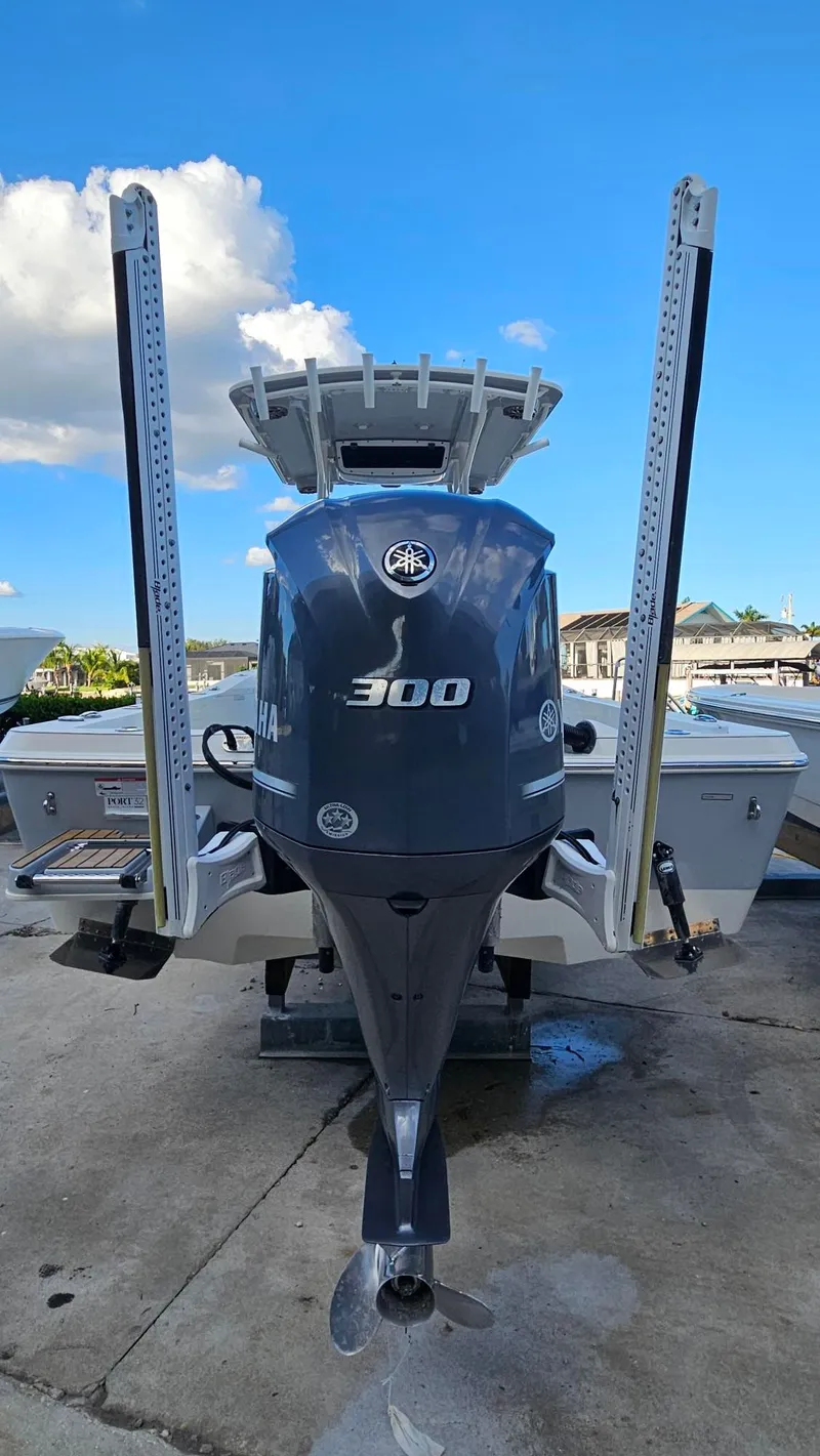 Slide: The Image of Ranger 2510 Bay 2018 - 11