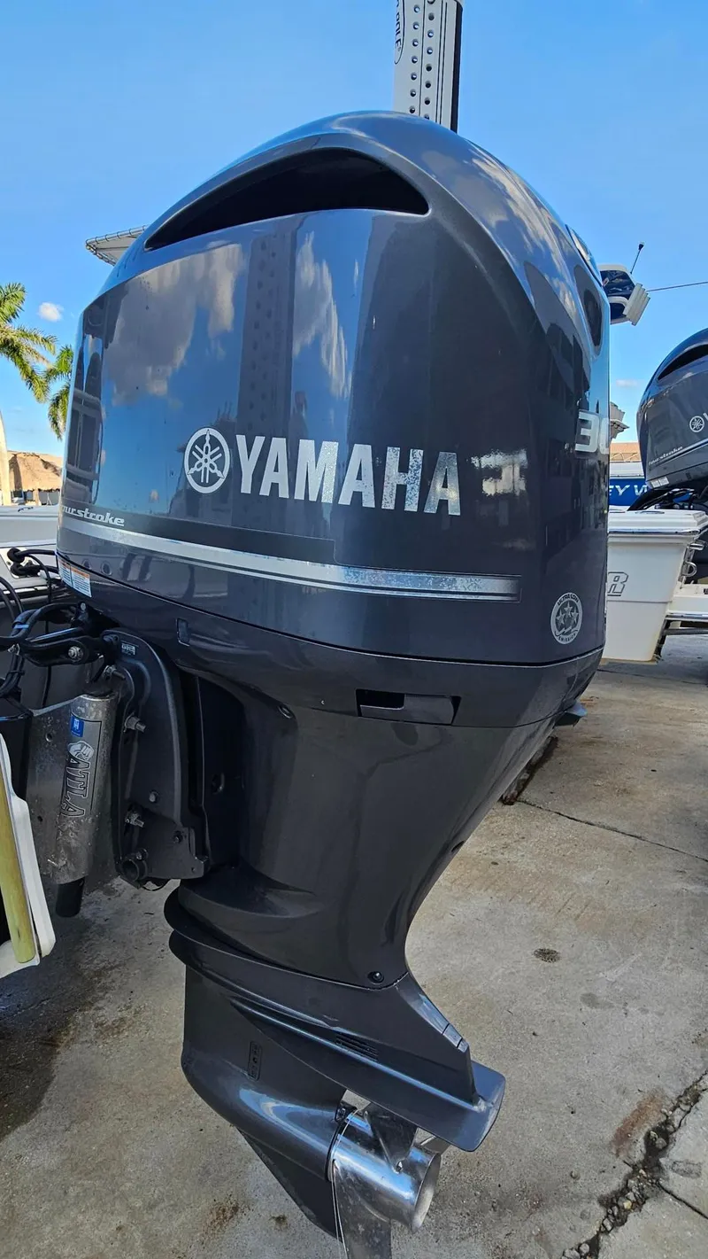 Slide: The Image of Ranger 2510 Bay 2018 - 12