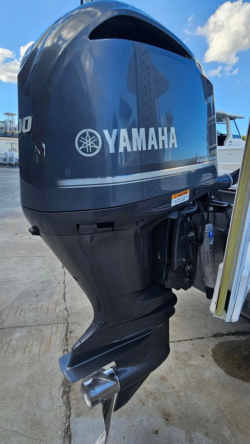 Slide: The Image of Ranger 2510 Bay 2018 - 13