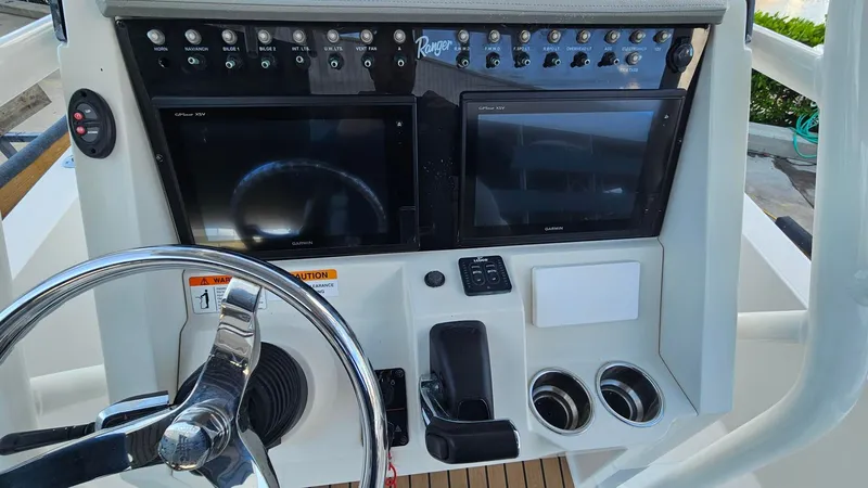 Slide: The Image of Ranger 2510 Bay 2018 - 4