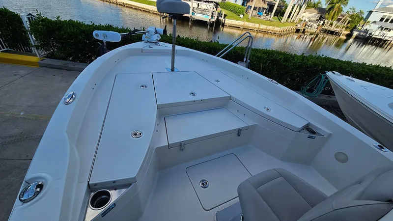 Slide: The Image of Ranger 2510 Bay 2018 - 7