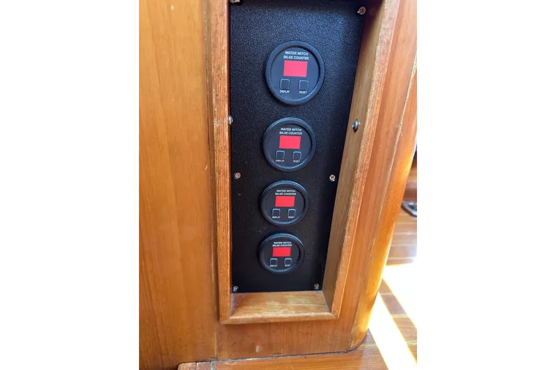 Slide: The Image of Control panel on 1987 Albin North Sea Trawler with bilge counters. - 75