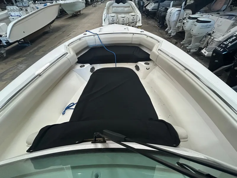 Slide: The Image of Boston Whaler 280 2024 - 18