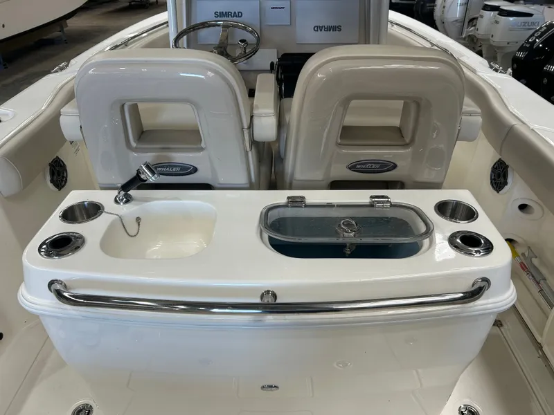 Slide: The Image of Boston Whaler 280 2024 - 22