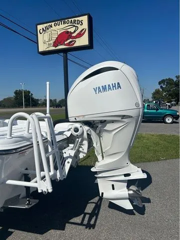 Slide: The Image of Blazer Pure Bay 2400 2026 - 6