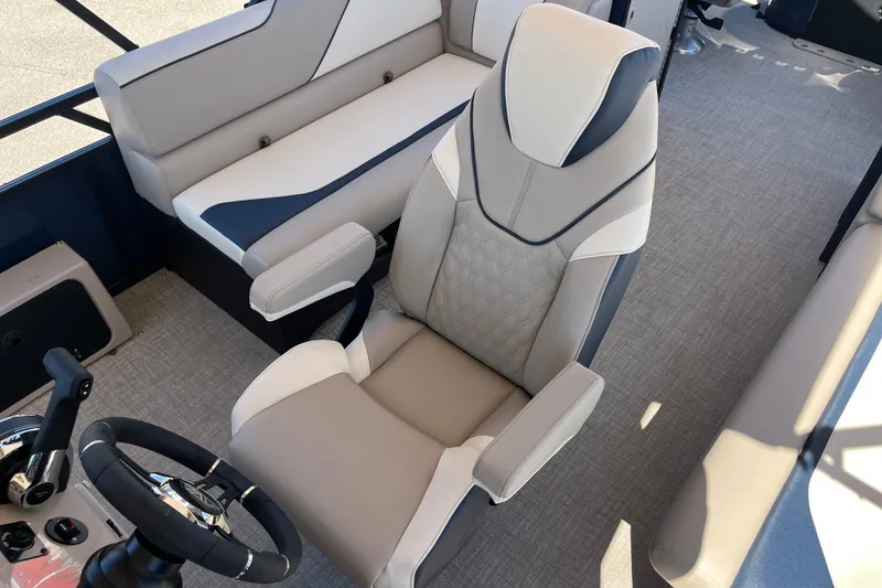 Slide: The Image of Luxurious seating in 2025 Avalon 2585 Venture 85, Center Console Fish, Tri Toon boat. - 20