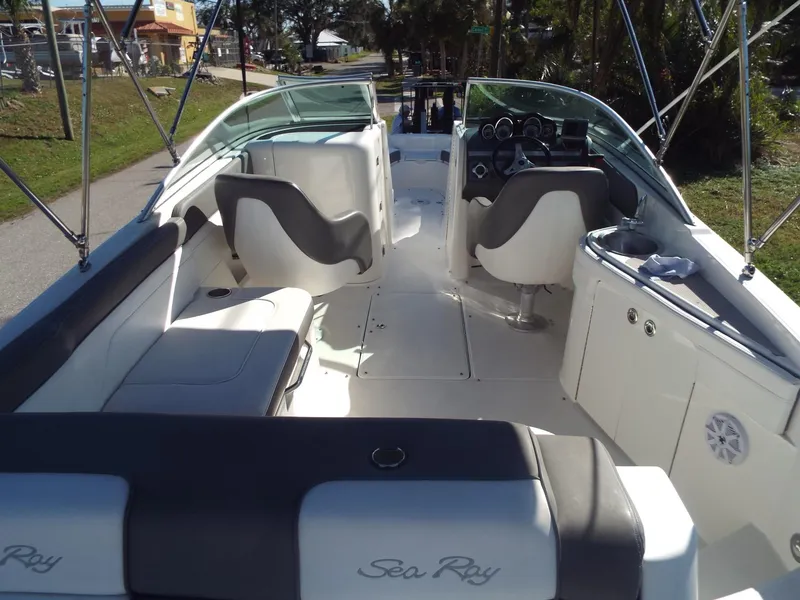 Slide: The Image of Sea Ray 240 Sundeck 2013 - 3