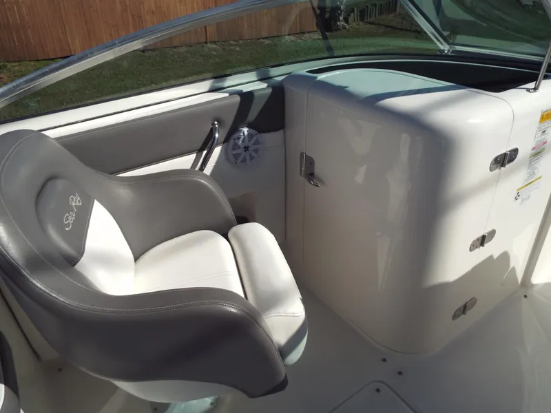 Slide: The Image of Sea Ray 240 Sundeck 2013 - 6