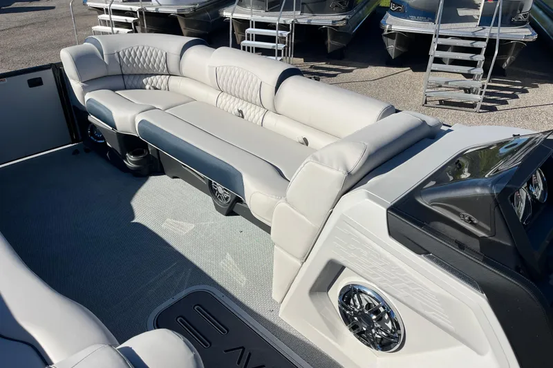 Slide: The Image of Luxurious seating on 2026 Avalon 2585 Catalina VRB Tri Toon boat with Mercury 300hp V-8 engine. - 15