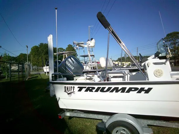 Slide: The Image of Triumph 17' SKIFF 2012 - 6