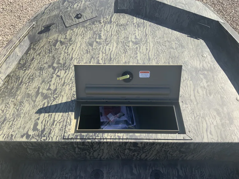 Slide: The Image of Tracker 1860 CC 2026 - 10