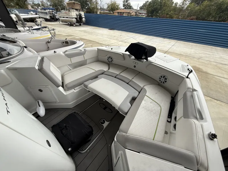 Slide: The Image of Tahoe 2150 CC 2019 - 9